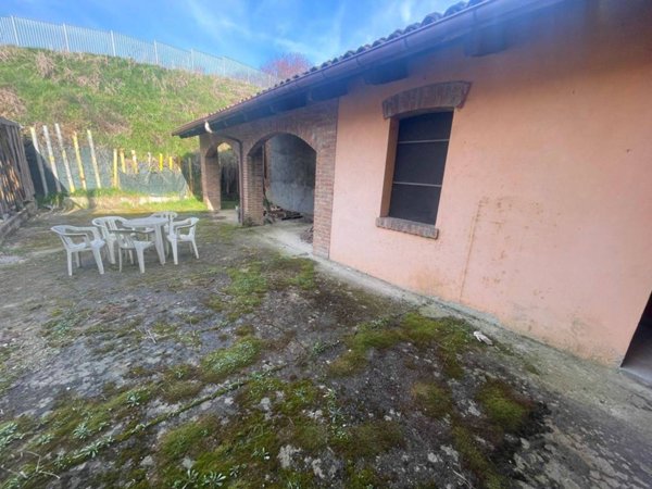 casa indipendente in vendita a Camerano Casasco