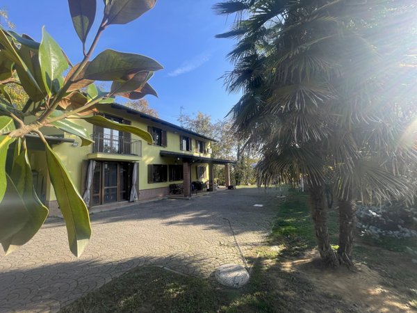 casa indipendente in vendita a Camerano Casasco