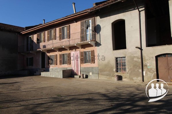 casale in vendita a Camerano Casasco