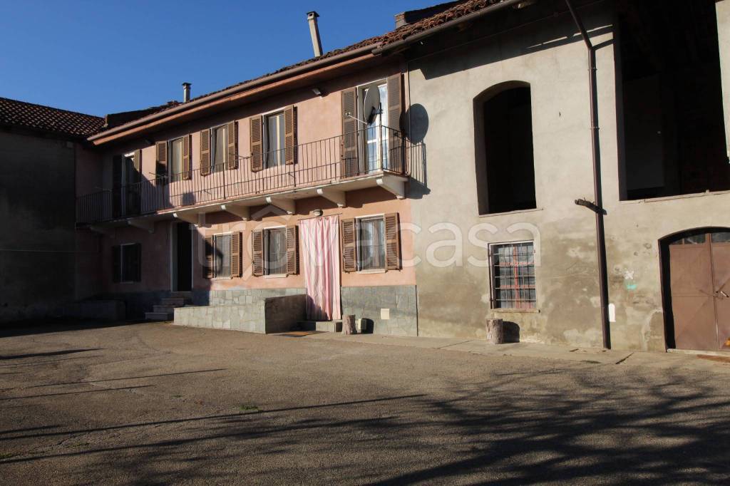 casa indipendente in vendita a Camerano Casasco