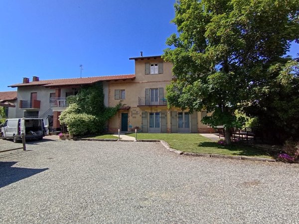 casa indipendente in vendita a Camerano Casasco