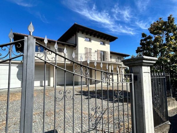 casa indipendente in vendita a Camerano Casasco