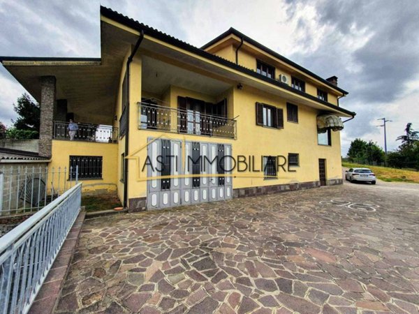 casa indipendente in vendita a Camerano Casasco