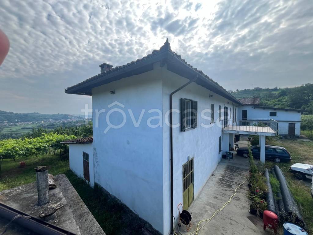 casa indipendente in vendita a Canelli