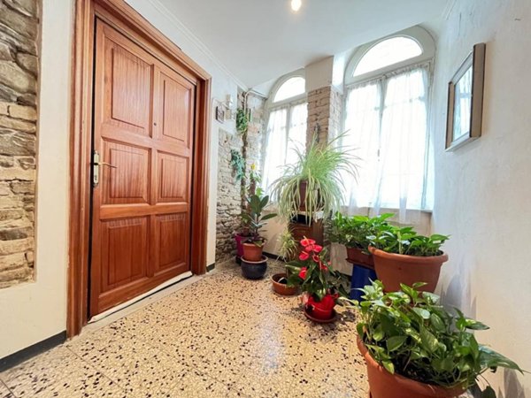 casa indipendente in vendita a Canelli