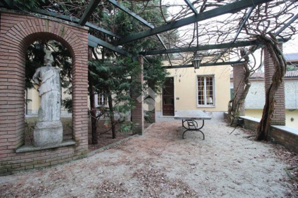 casa indipendente in vendita a Canelli