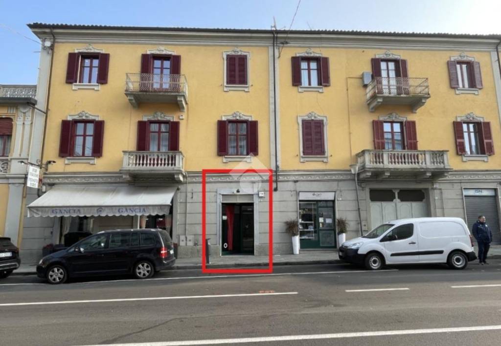 negozio in vendita a Canelli