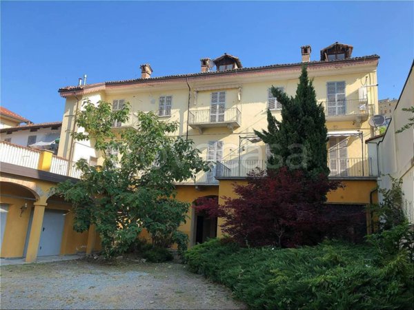 casa indipendente in vendita a Canelli