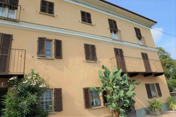 casa indipendente in vendita a Canelli
