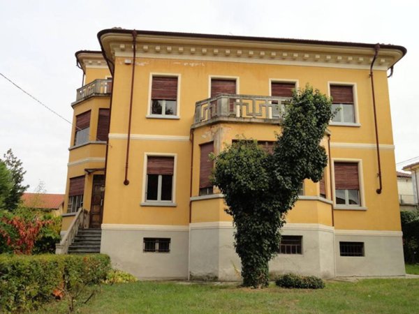 casa indipendente in vendita a Canelli