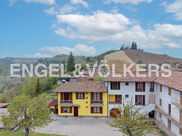 casa indipendente in vendita a Canelli