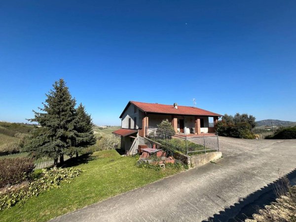 casa indipendente in vendita a Canelli