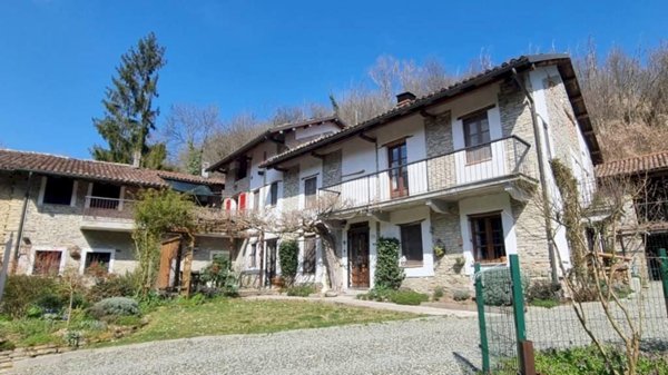 casale in vendita a Canelli