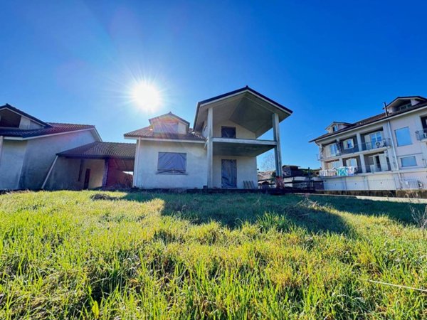 casa indipendente in vendita a Canelli