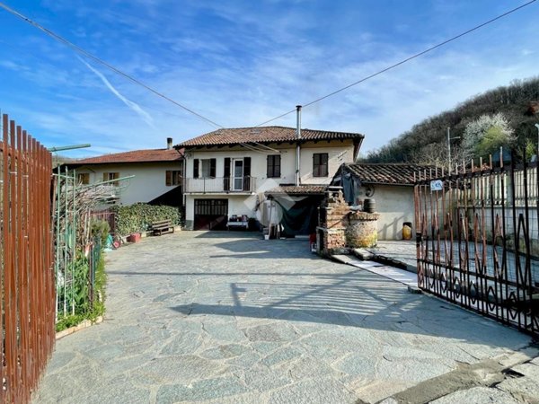 casa indipendente in vendita a Canelli