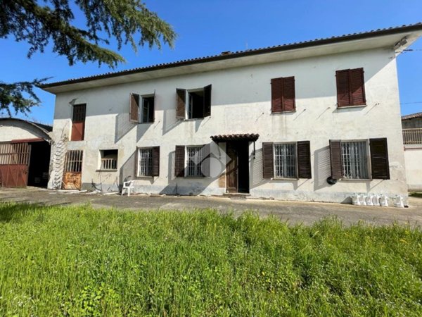 casa indipendente in vendita a Canelli