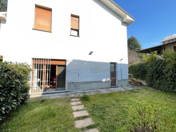 casa indipendente in vendita a Canelli