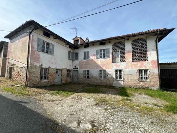 casa indipendente in vendita a Canelli