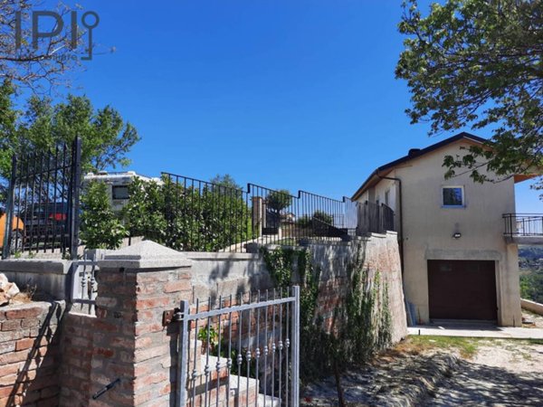 casa indipendente in vendita a Canelli