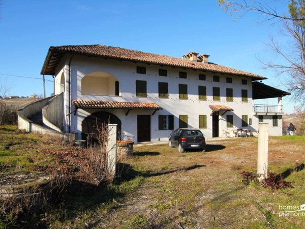 casa indipendente in vendita a Canelli