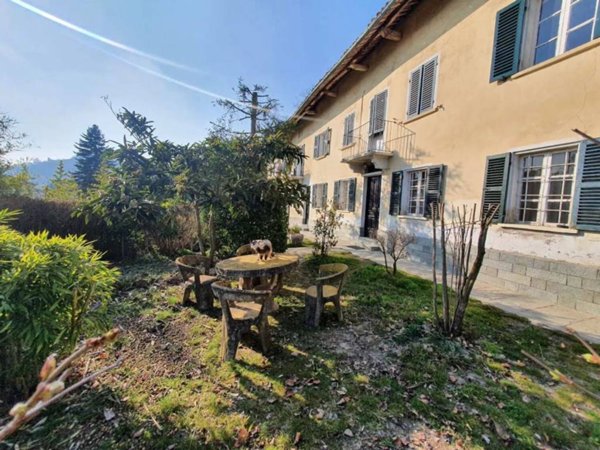 casa indipendente in vendita a Canelli