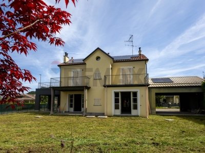 casa indipendente in vendita a Canelli