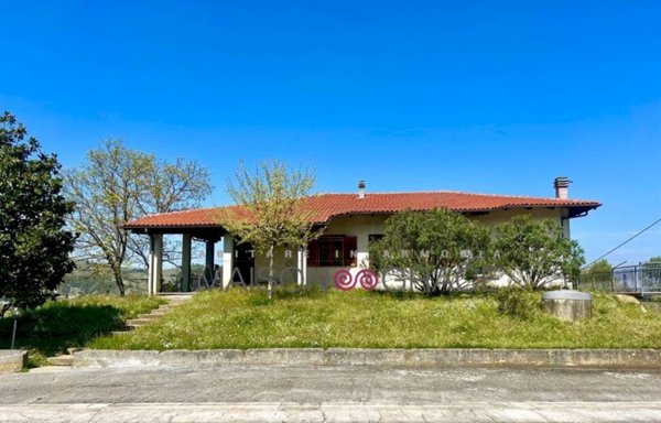 casa indipendente in vendita a Canelli