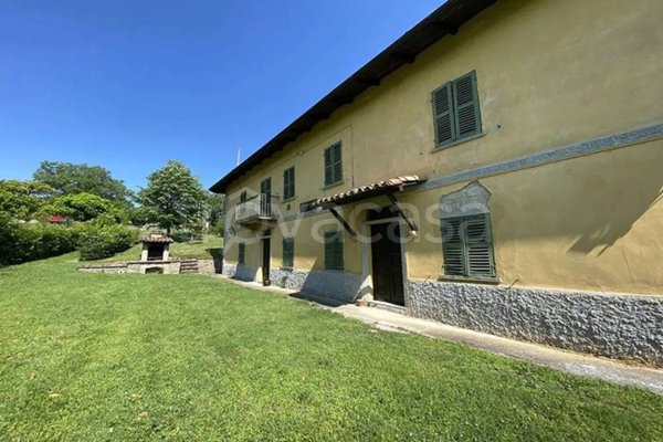 casa indipendente in vendita a Canelli