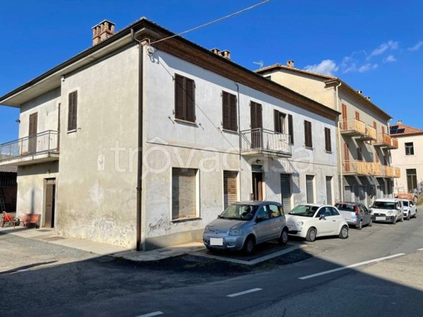 negozio in vendita a Canelli