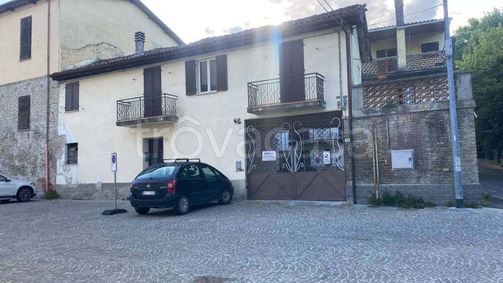 casa indipendente in vendita a Canelli