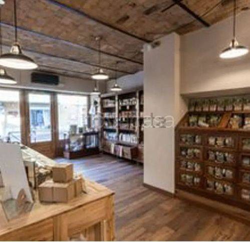 negozio in vendita a Canelli