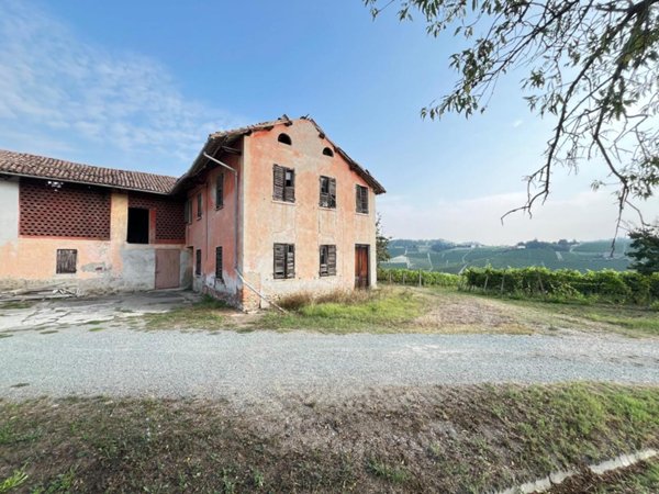 casale in vendita a Canelli