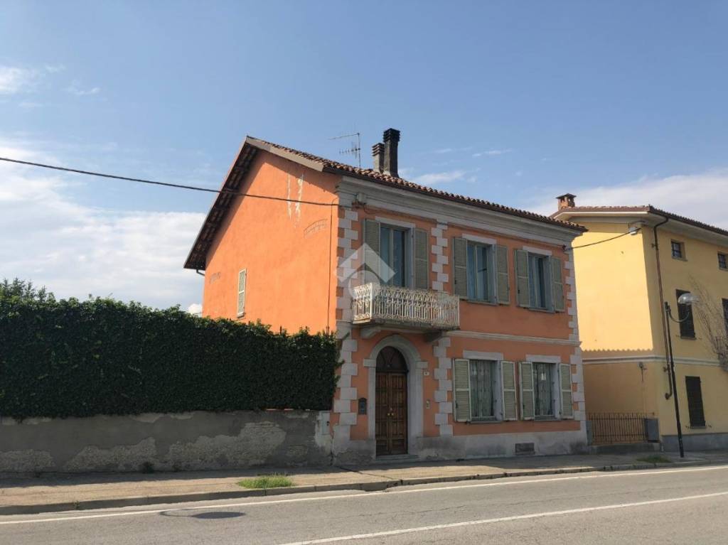 casa indipendente in vendita a Canelli