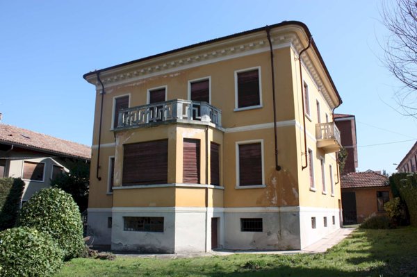 casa indipendente in vendita a Canelli