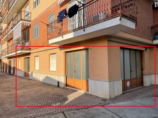 locale commerciale in vendita a Canelli