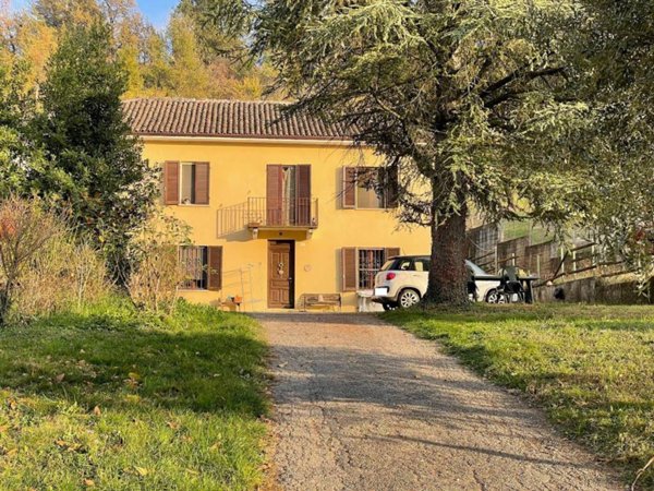 casa indipendente in vendita a Canelli