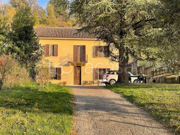 casa indipendente in vendita a Canelli