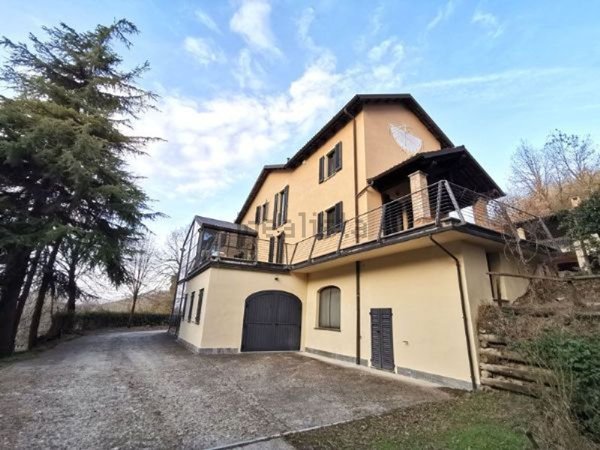 casa indipendente in vendita a Canelli