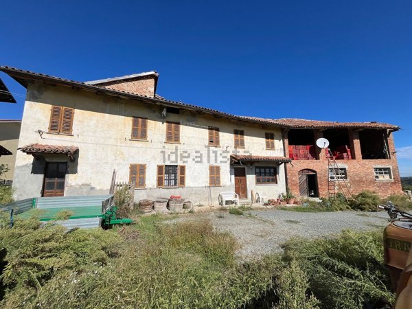 casale in vendita a Canelli