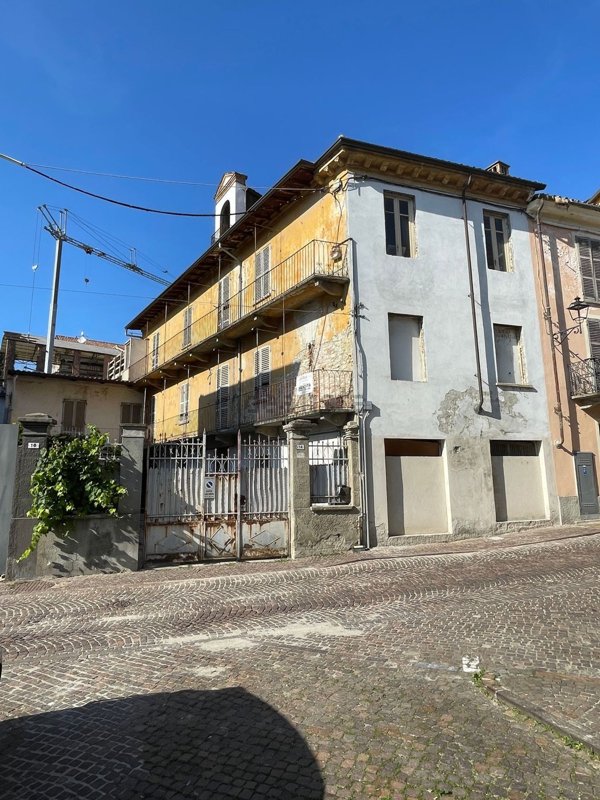 casa indipendente in vendita a Canelli