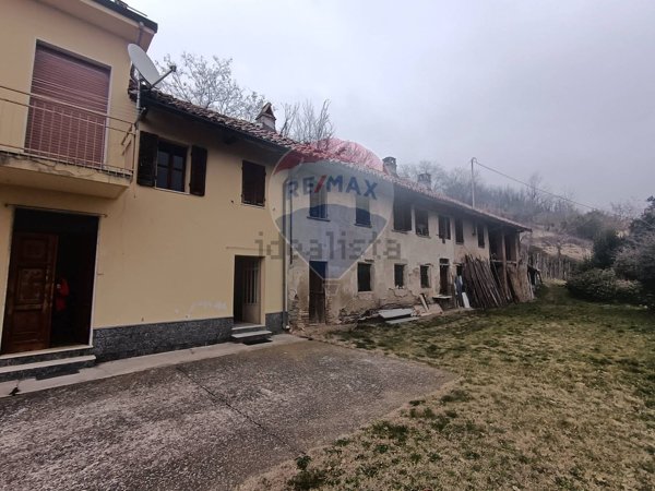 casa indipendente in vendita a Canelli