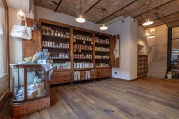 locale commerciale in vendita a Canelli