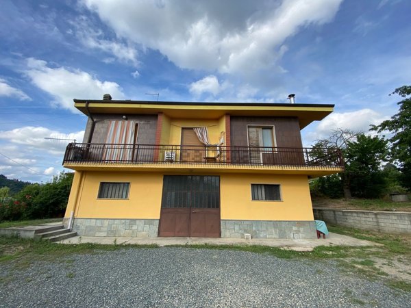 casa indipendente in vendita a Canelli