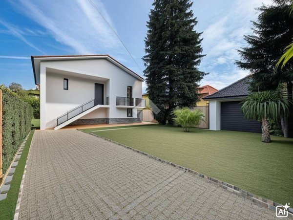 casa indipendente in vendita a Canelli