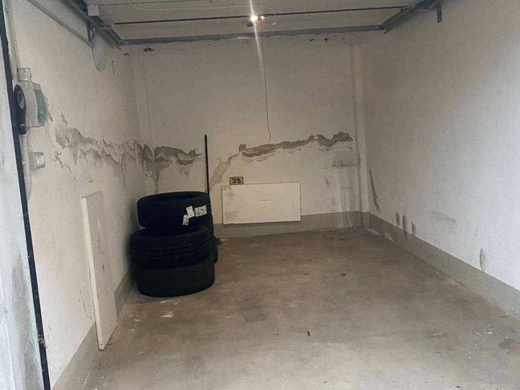 locale di sgombero in vendita a Canelli