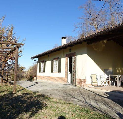 casa indipendente in vendita a Canelli
