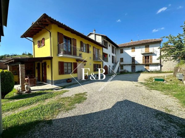 casa indipendente in vendita a Canelli