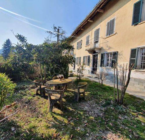 casa indipendente in vendita a Canelli