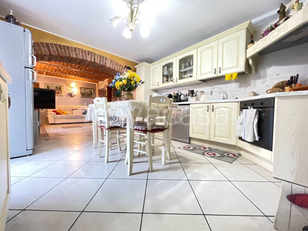 casa indipendente in vendita a Canelli