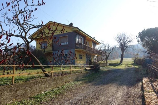 casa indipendente in vendita a Canelli